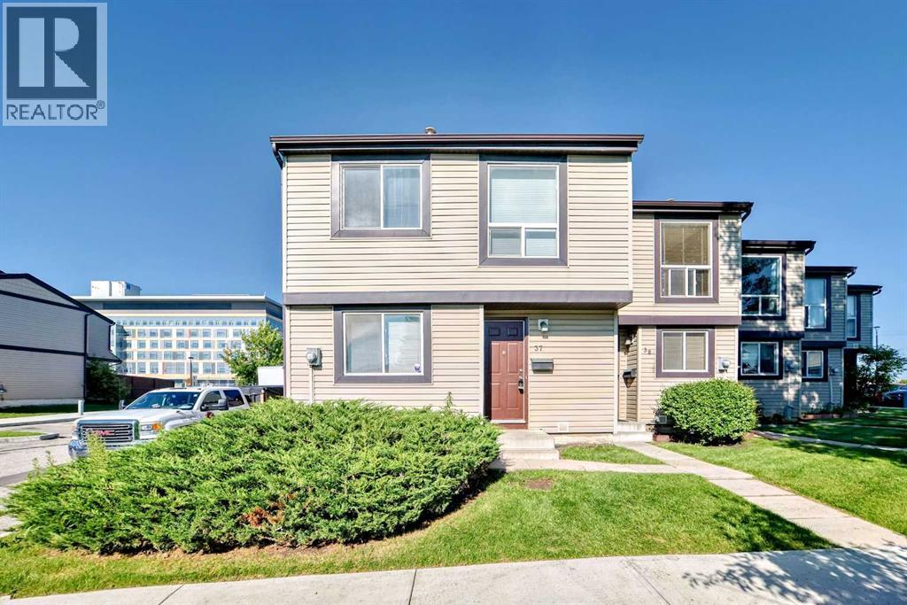 Single Family House for Sale in   Rundleson Road NE Rundle Calgary 