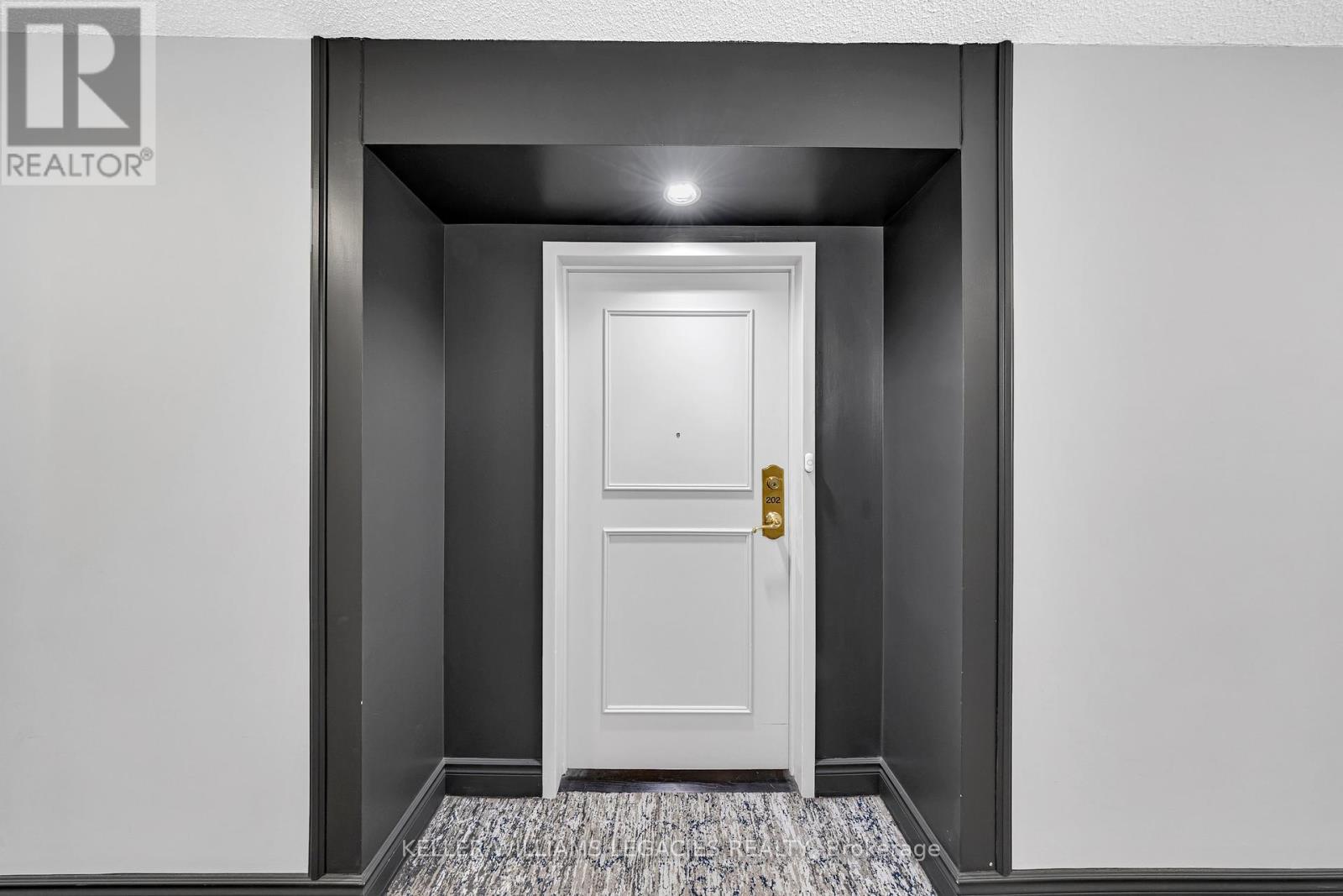 Photo 13 of 202 2500 Rutherford Road, Vaughan ON