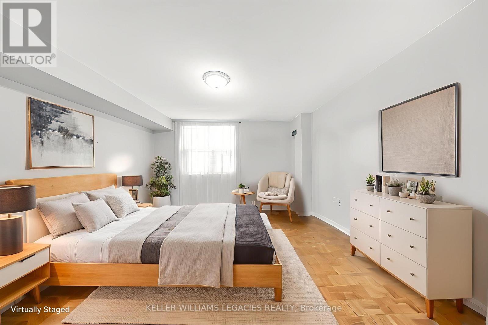 Photo 1 of 202 2500 Rutherford Road, Vaughan ON