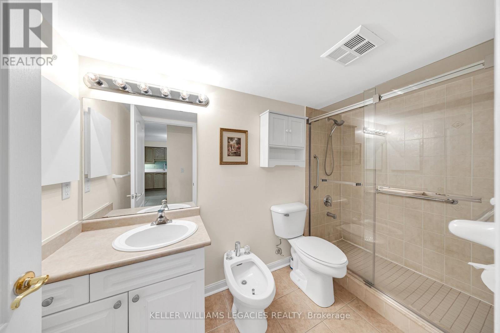 Photo 18 of 202 2500 Rutherford Road, Vaughan ON