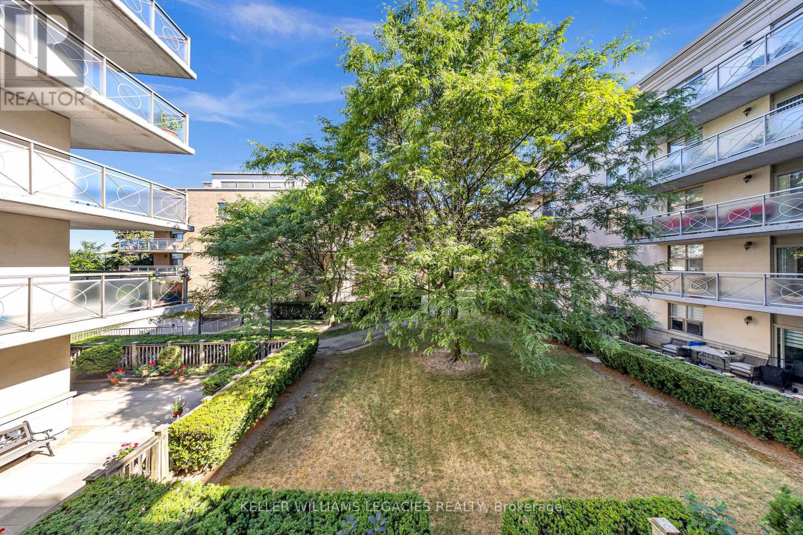Photo 24 of 202 2500 Rutherford Road, Vaughan ON