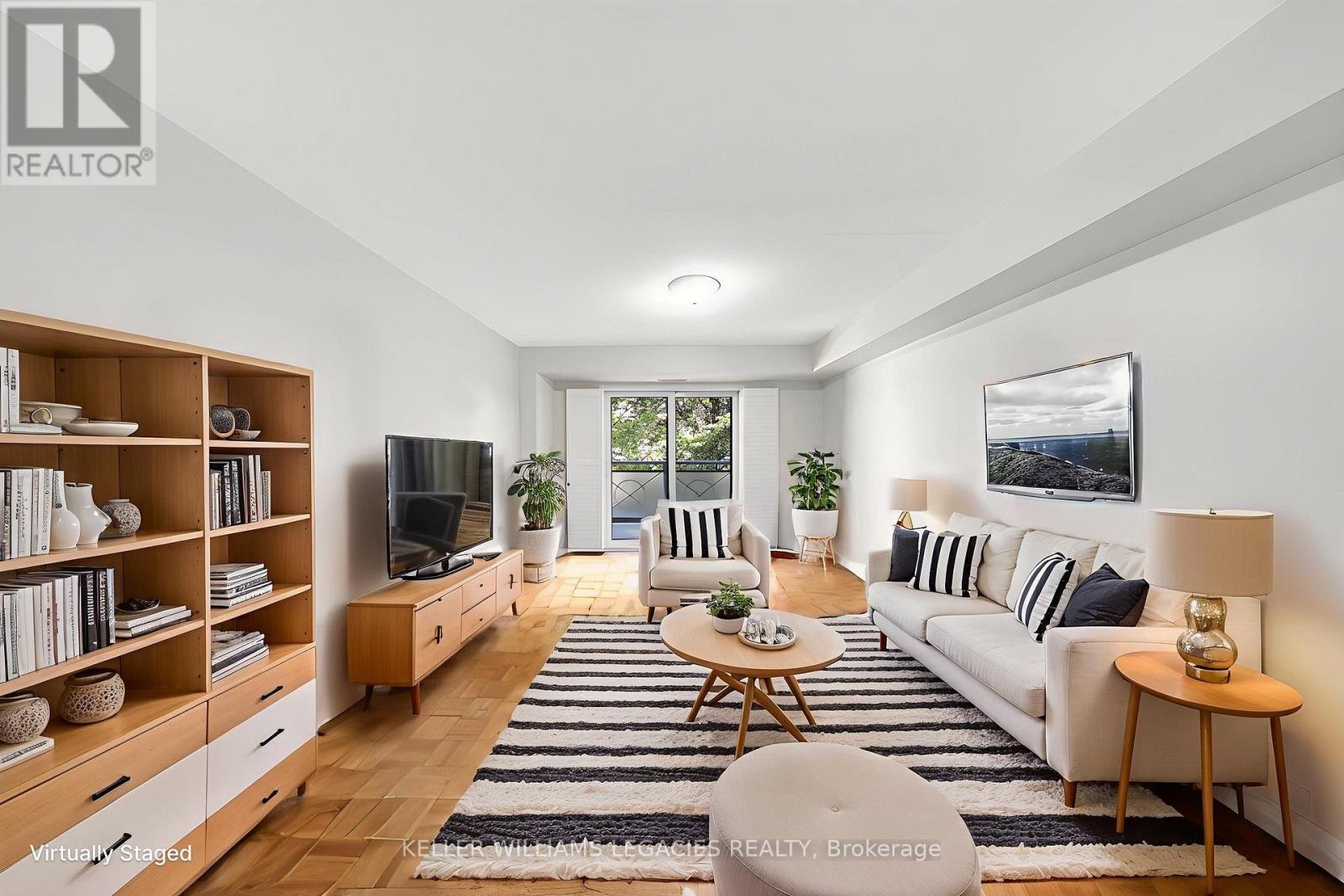 Photo 4 of 202 2500 Rutherford Road, Vaughan ON