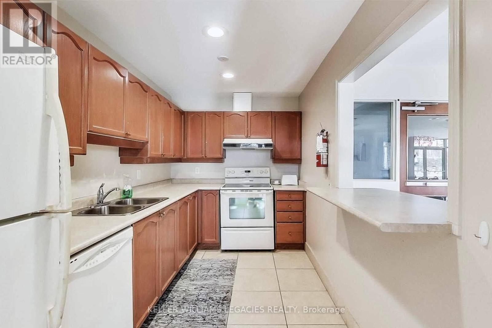 Photo 23 of 202 2500 Rutherford Road, Vaughan ON