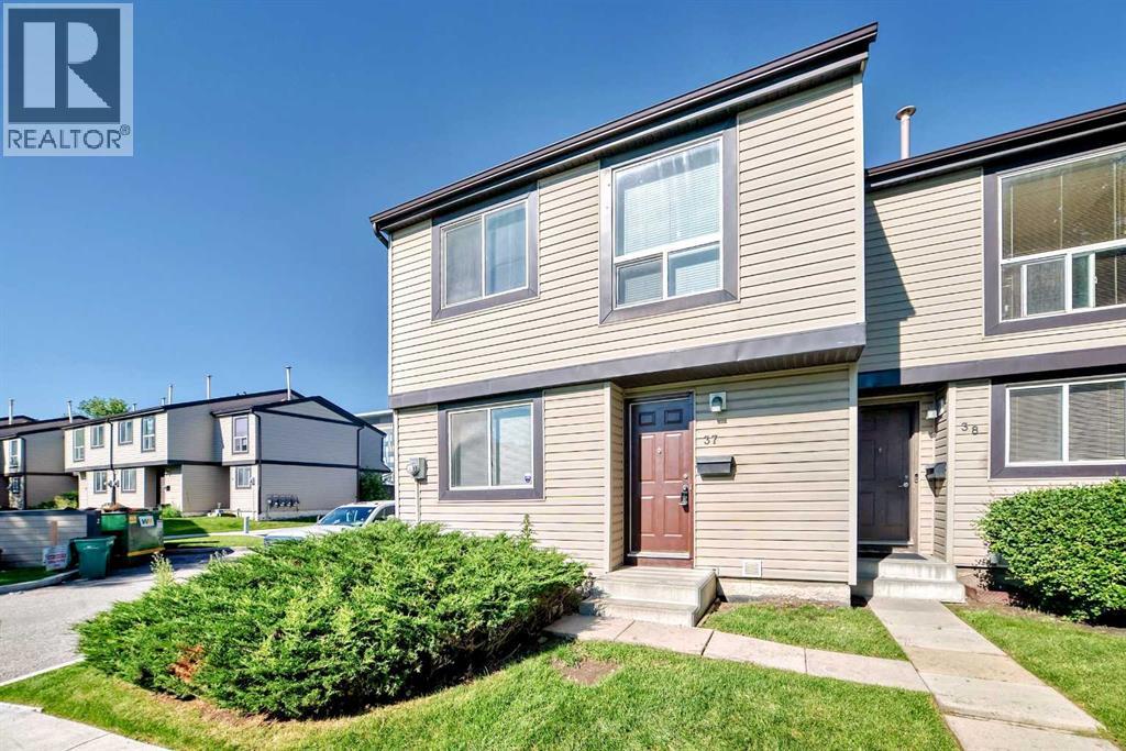 Single Family House for Sale in   Rundleson Road NE Rundle Calgary 