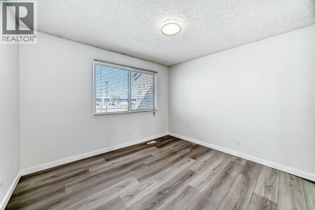 Single Family House for Sale in   Rundleson Road NE Rundle Calgary 