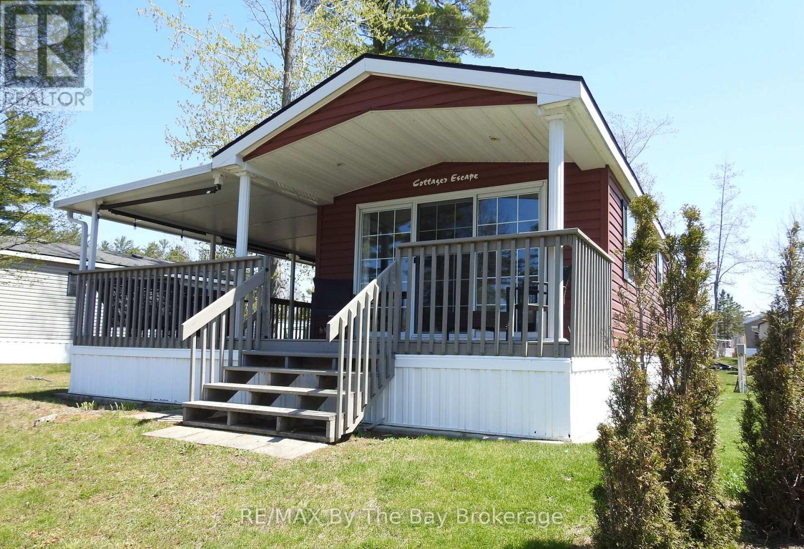 Photo 1 of 10 Chipewa Trail, Wasaga Beach ON