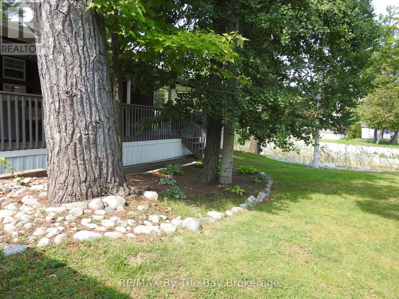 Photo 3 of 10 Chipewa Trail, Wasaga Beach ON