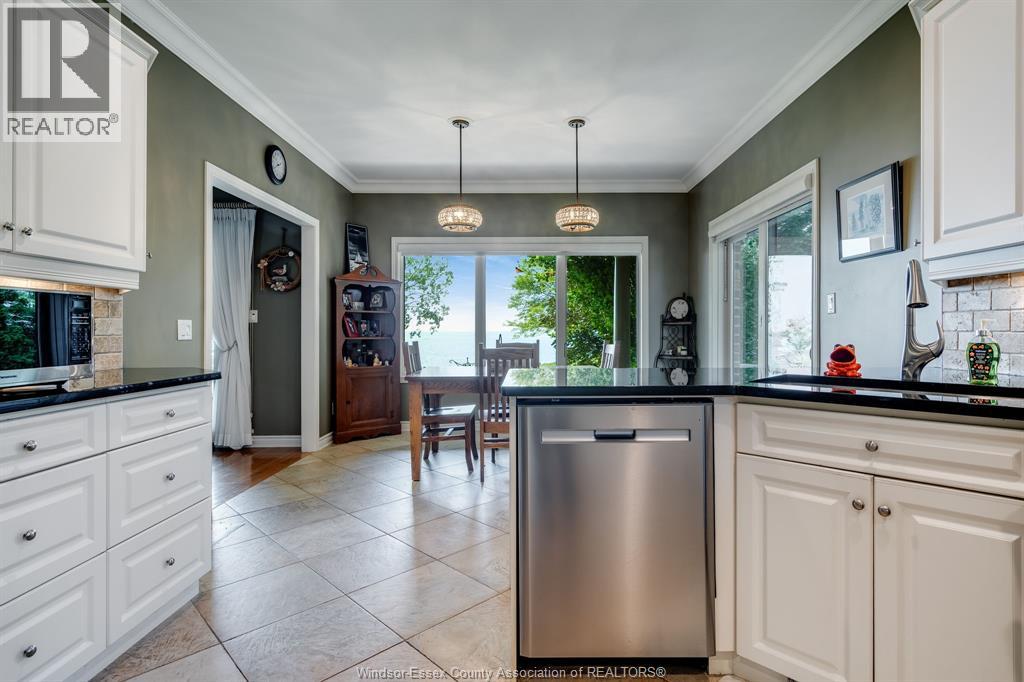 Photo 12 of 501 Lake Drive, Kingsville ON