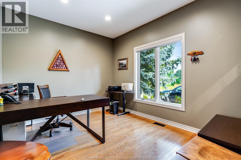 Photo 16 of 501 Lake Drive, Kingsville ON