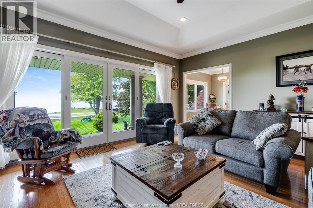 Photo 5 of 501 Lake Drive, Kingsville ON