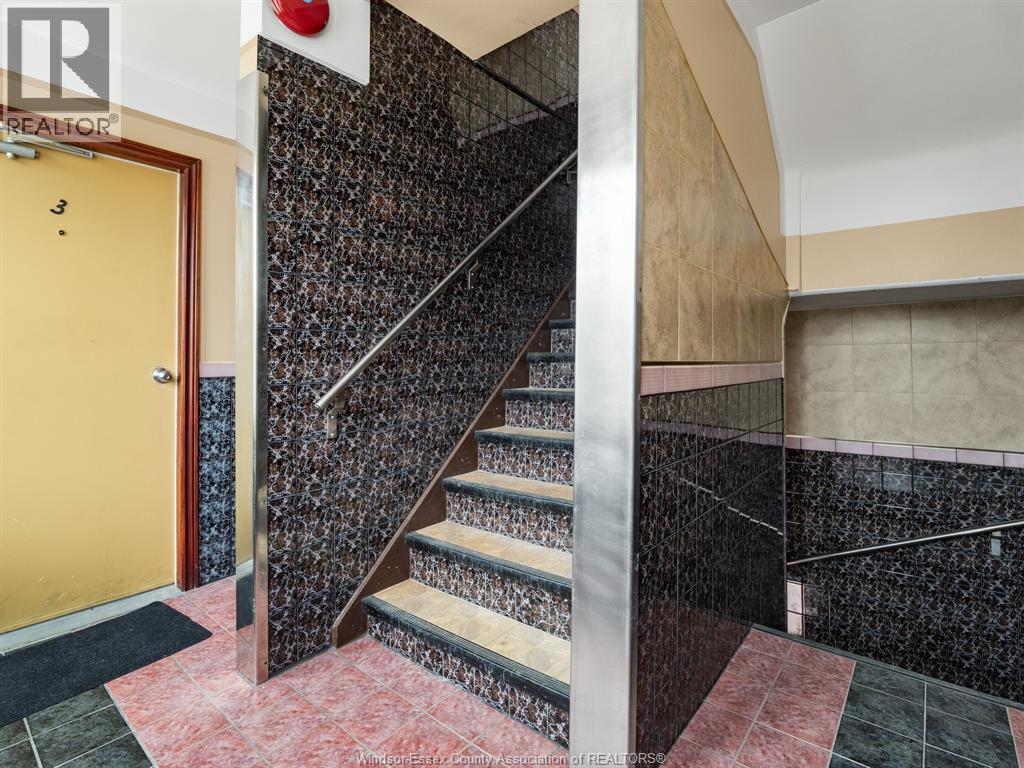 Photo 11 of 401 Parent Avenue, Windsor ON