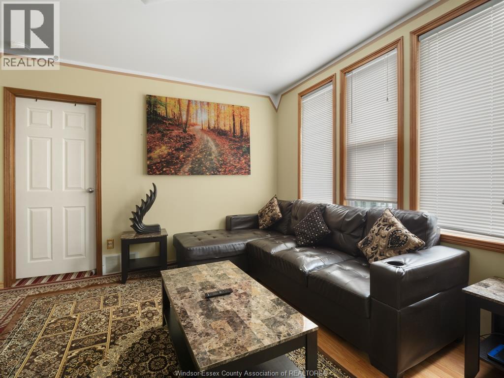Photo 16 of 401 Parent Avenue, Windsor ON