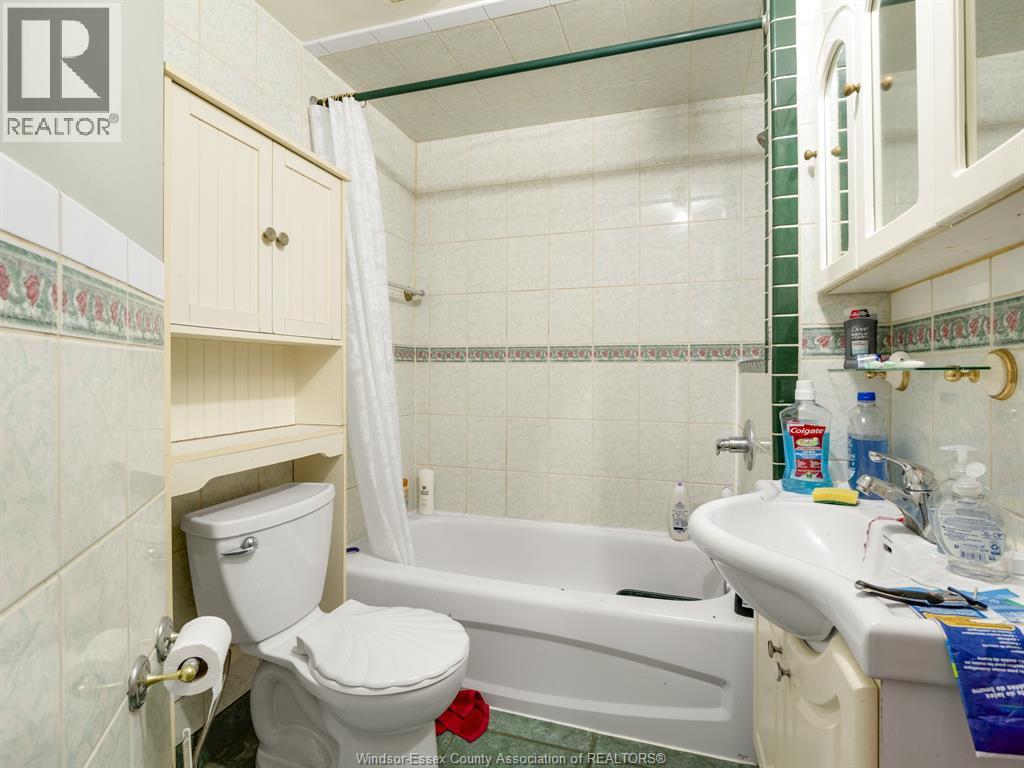 Photo 31 of 401 Parent Avenue, Windsor ON
