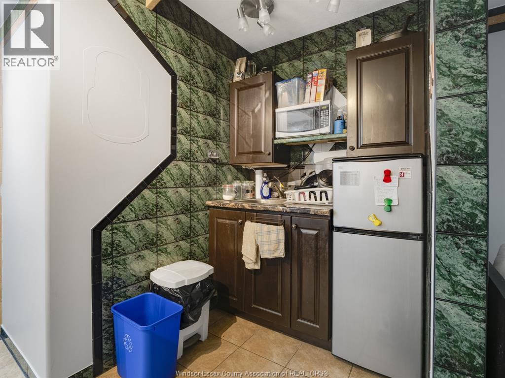 Photo 36 of 401 Parent Avenue, Windsor ON