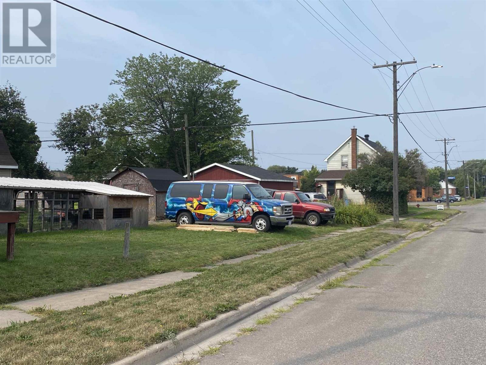 Photo 24 of 185 Goulais Ave, Sault Ste Marie ON