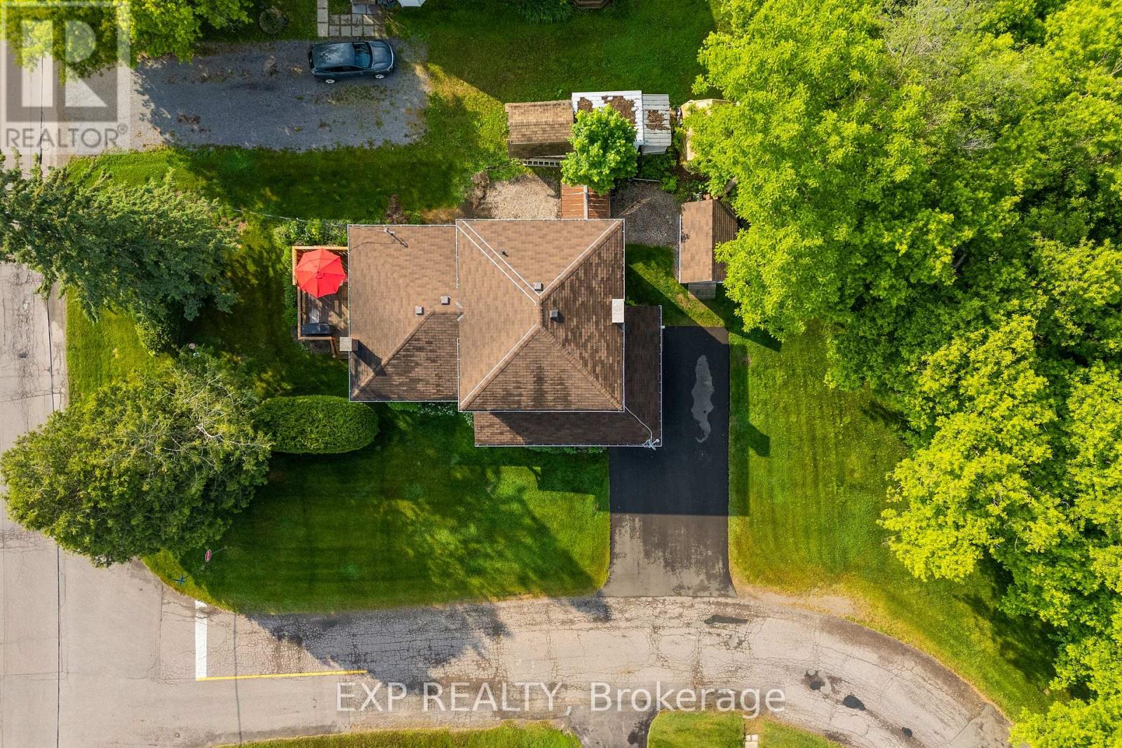 Photo 10 of 320 Francis Street, Renfrew ON
