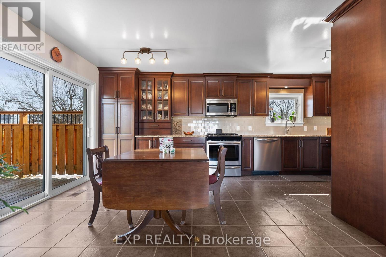 Photo 12 of 320 Francis Street, Renfrew ON