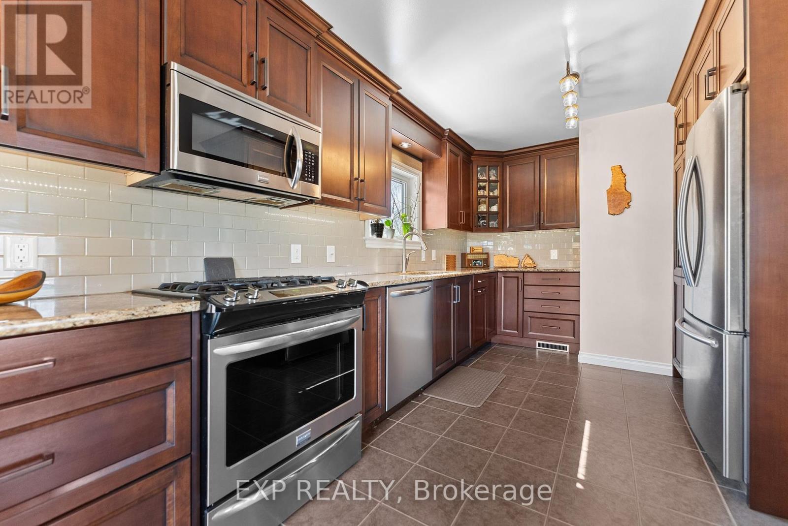Photo 13 of 320 Francis Street, Renfrew ON