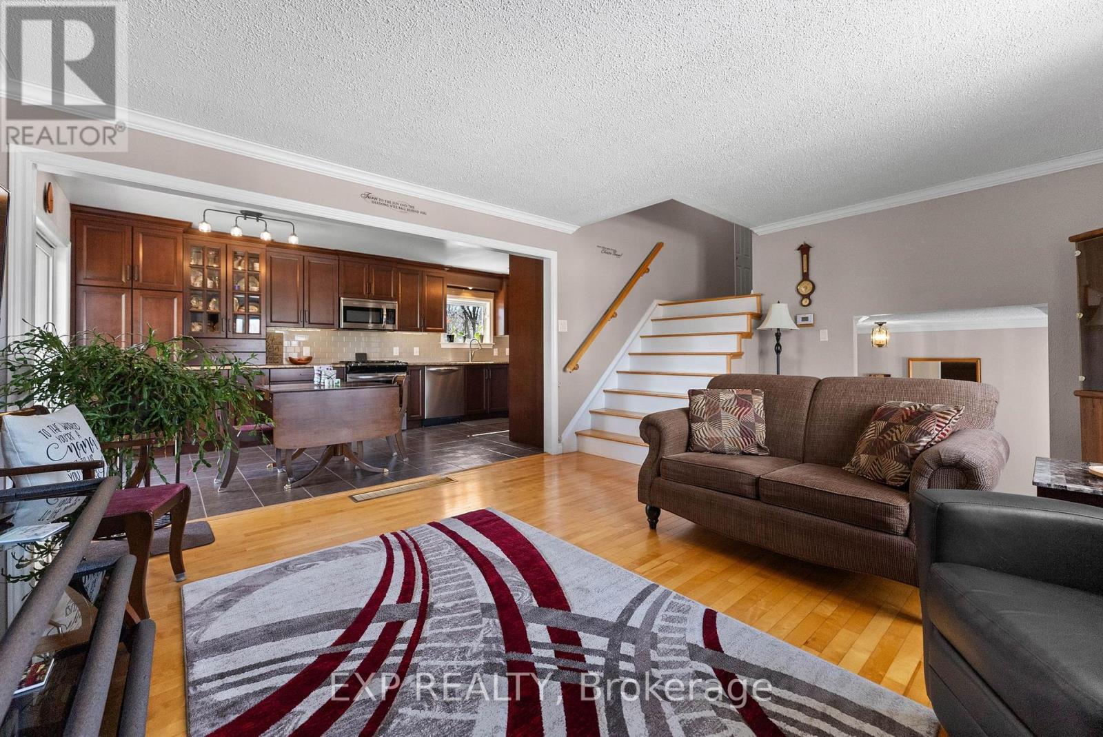 Photo 17 of 320 Francis Street, Renfrew ON