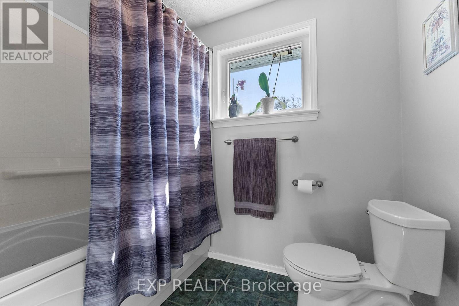 Photo 25 of 320 Francis Street, Renfrew ON