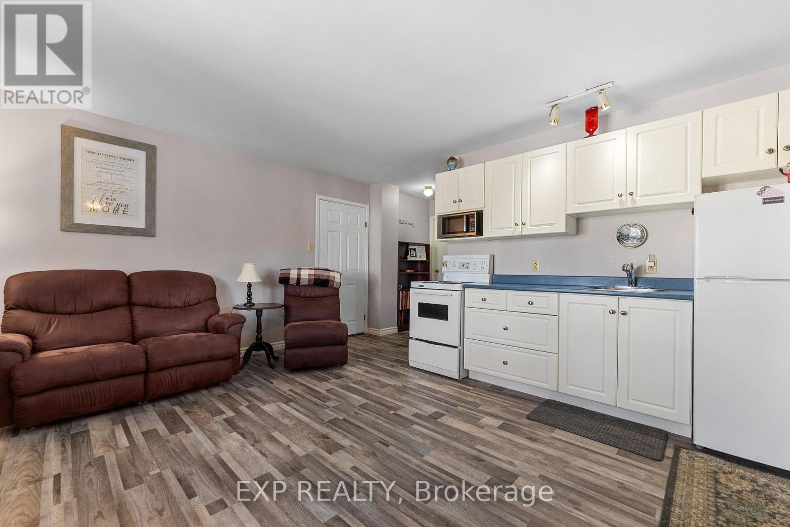 Photo 31 of 320 Francis Street, Renfrew ON