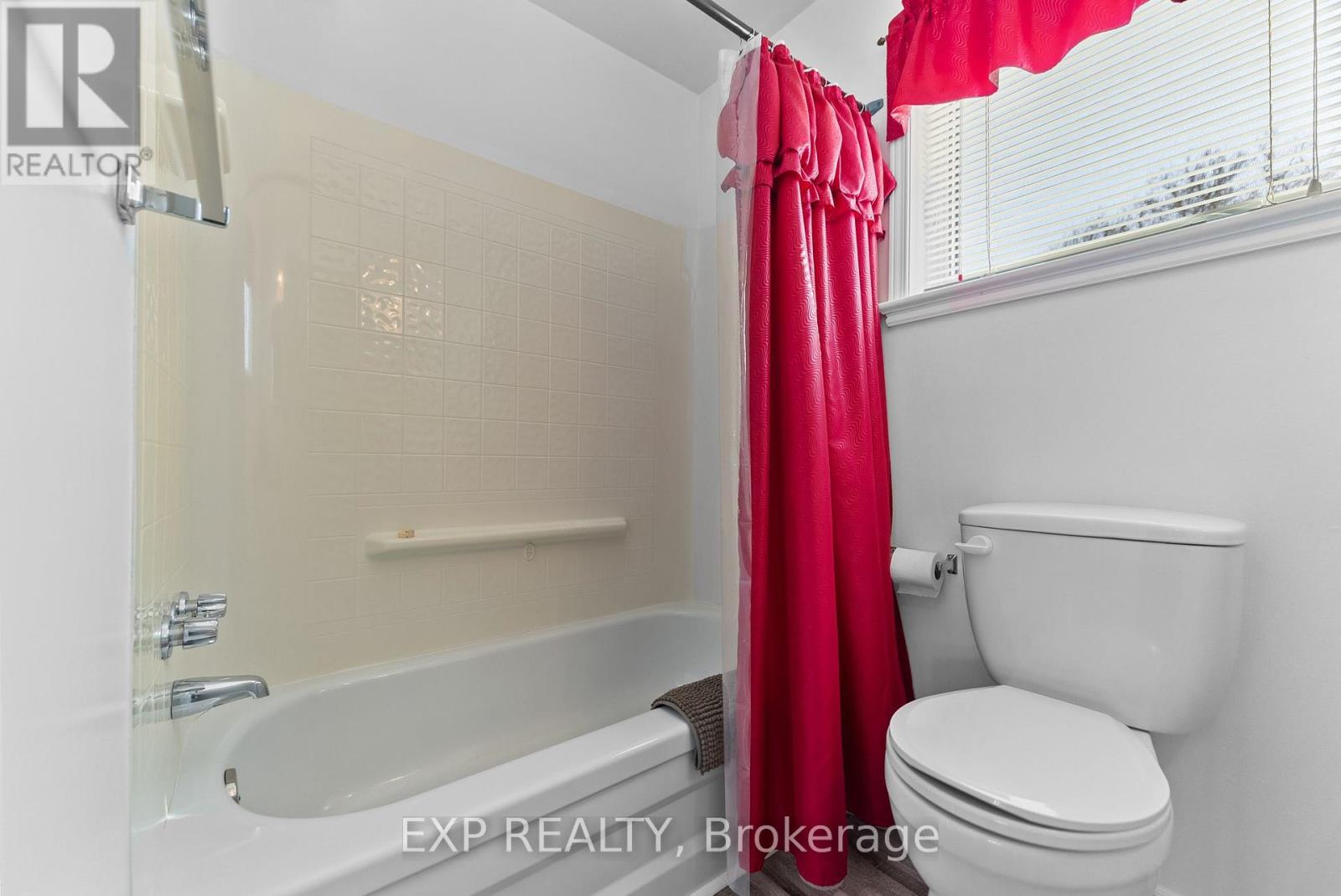 Photo 34 of 320 Francis Street, Renfrew ON