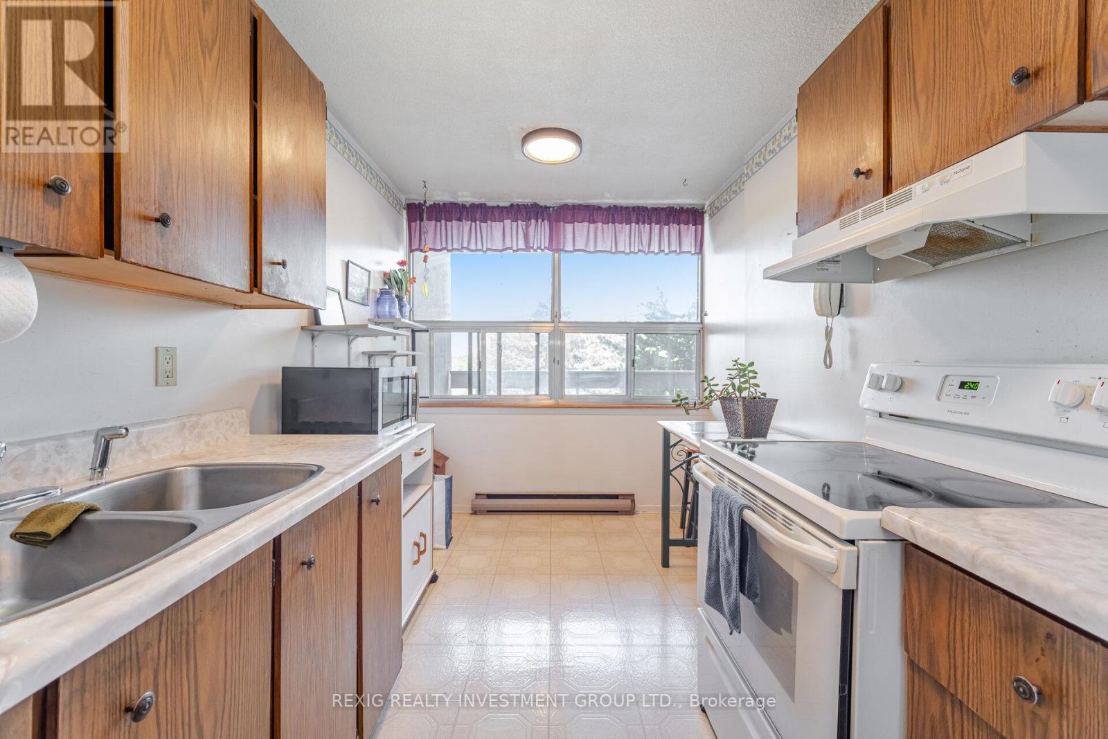 Photo 18 of 409 15 Kensington Road, Brampton ON