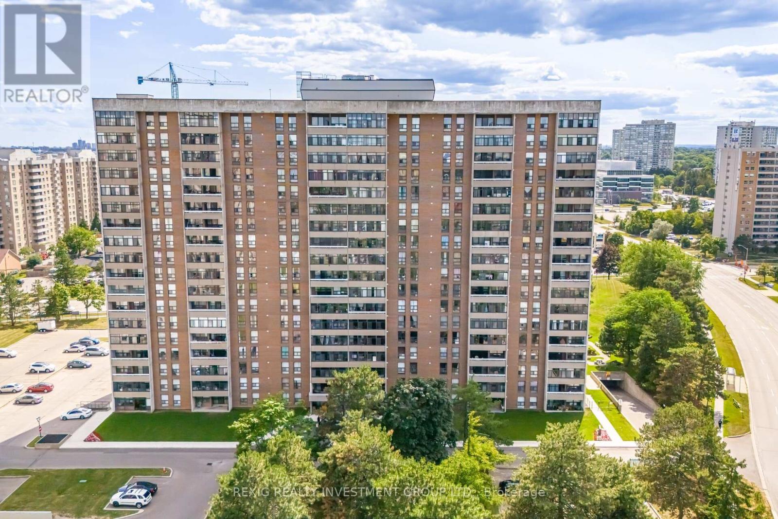 Photo 2 of 409 15 Kensington Road, Brampton ON