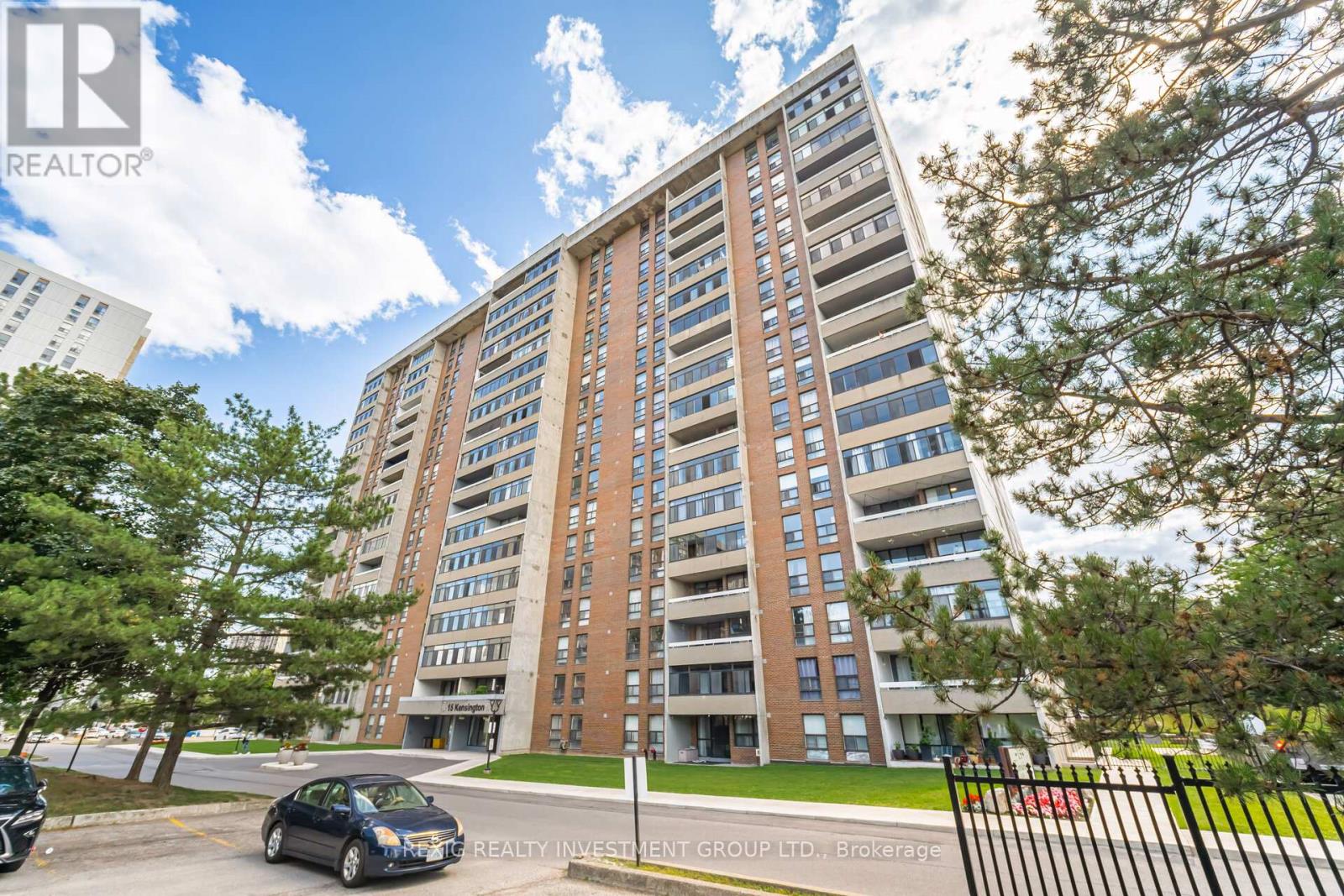 Photo 4 of 409 15 Kensington Road, Brampton ON
