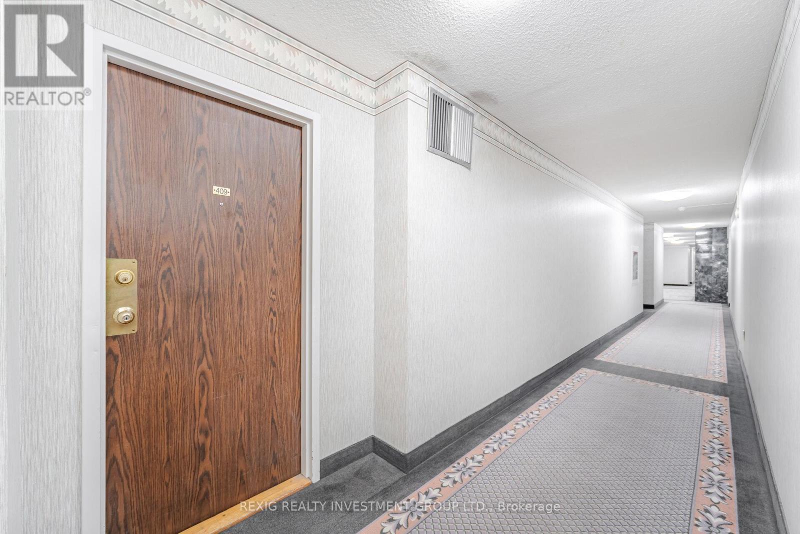 Photo 8 of 409 15 Kensington Road, Brampton ON