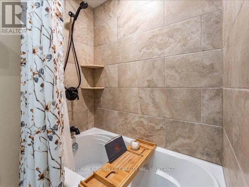 Photo 21 of 226 Riverview Boulevard, St Catharines ON