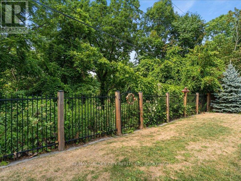 Photo 29 of 226 Riverview Boulevard, St Catharines ON