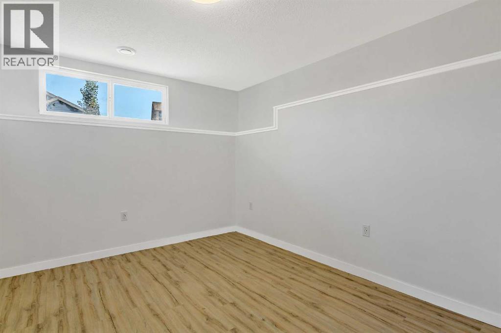 Photo 12 of 10421 135 Avenue, Grande Prairie AB