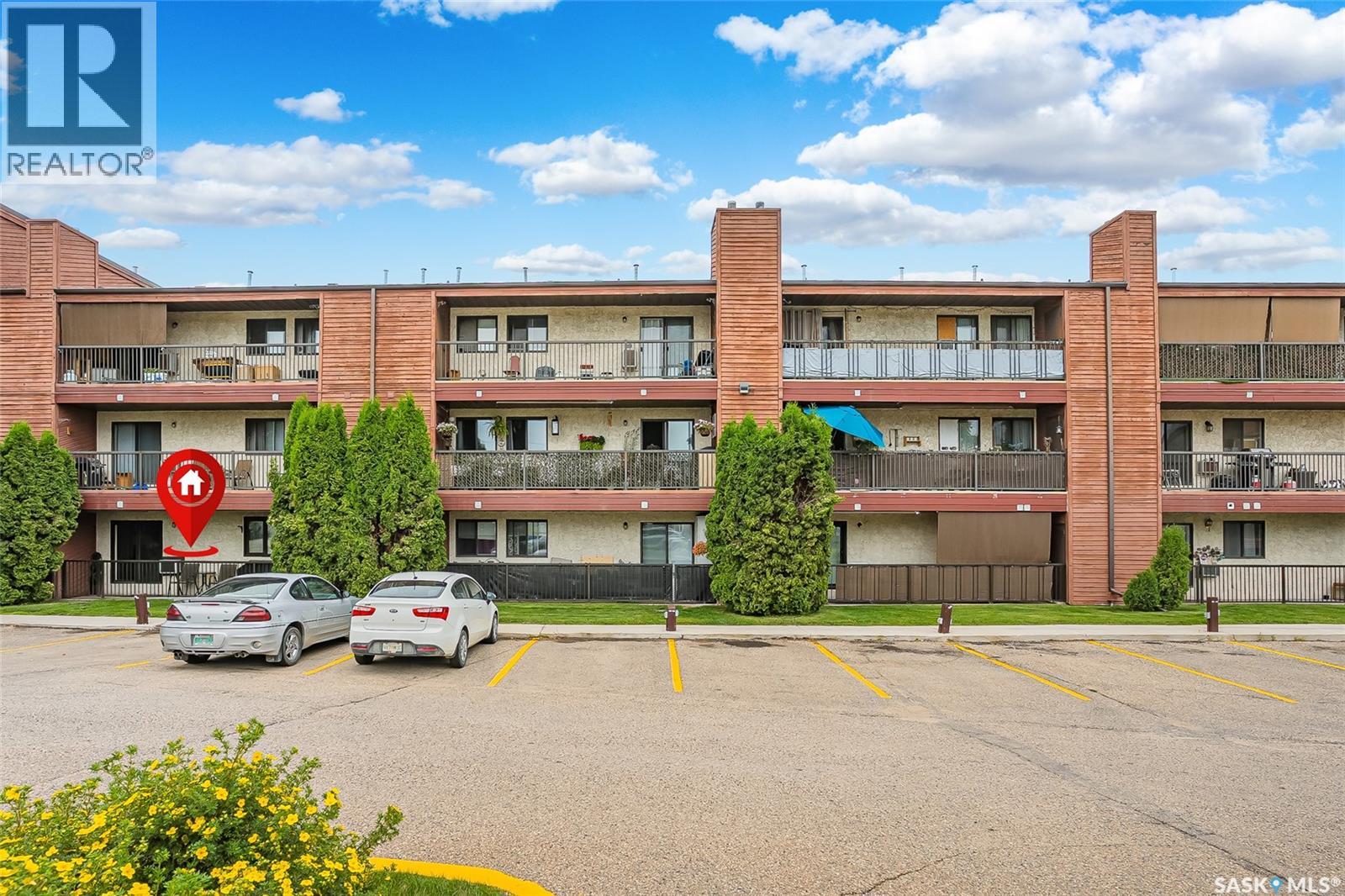 Photo 1 of 118 3308 33rd Street W, Saskatoon SK