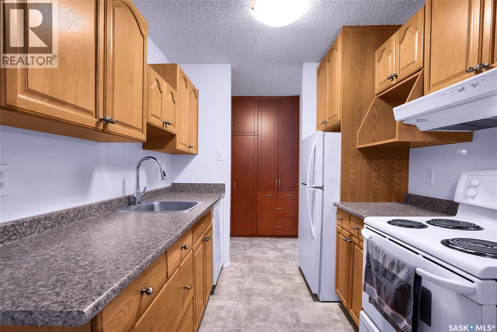 Photo 8 of 118 3308 33rd Street W, Saskatoon SK