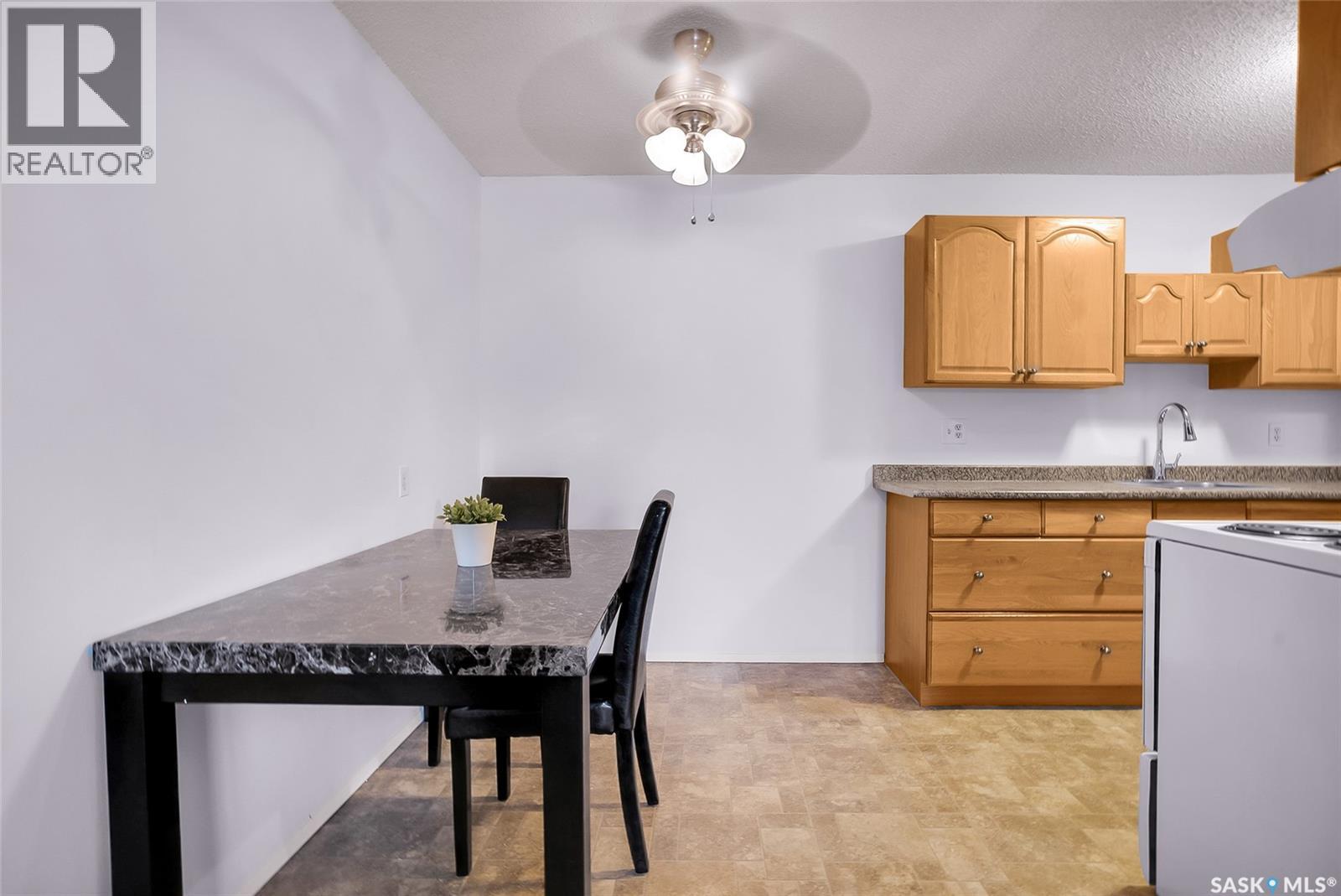 Photo 9 of 118 3308 33rd Street W, Saskatoon SK