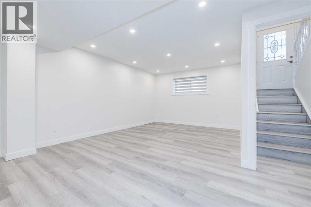 Single Family House Bi-level for Sale in  Whiteland Drive NE Whitehorn Calgary 
