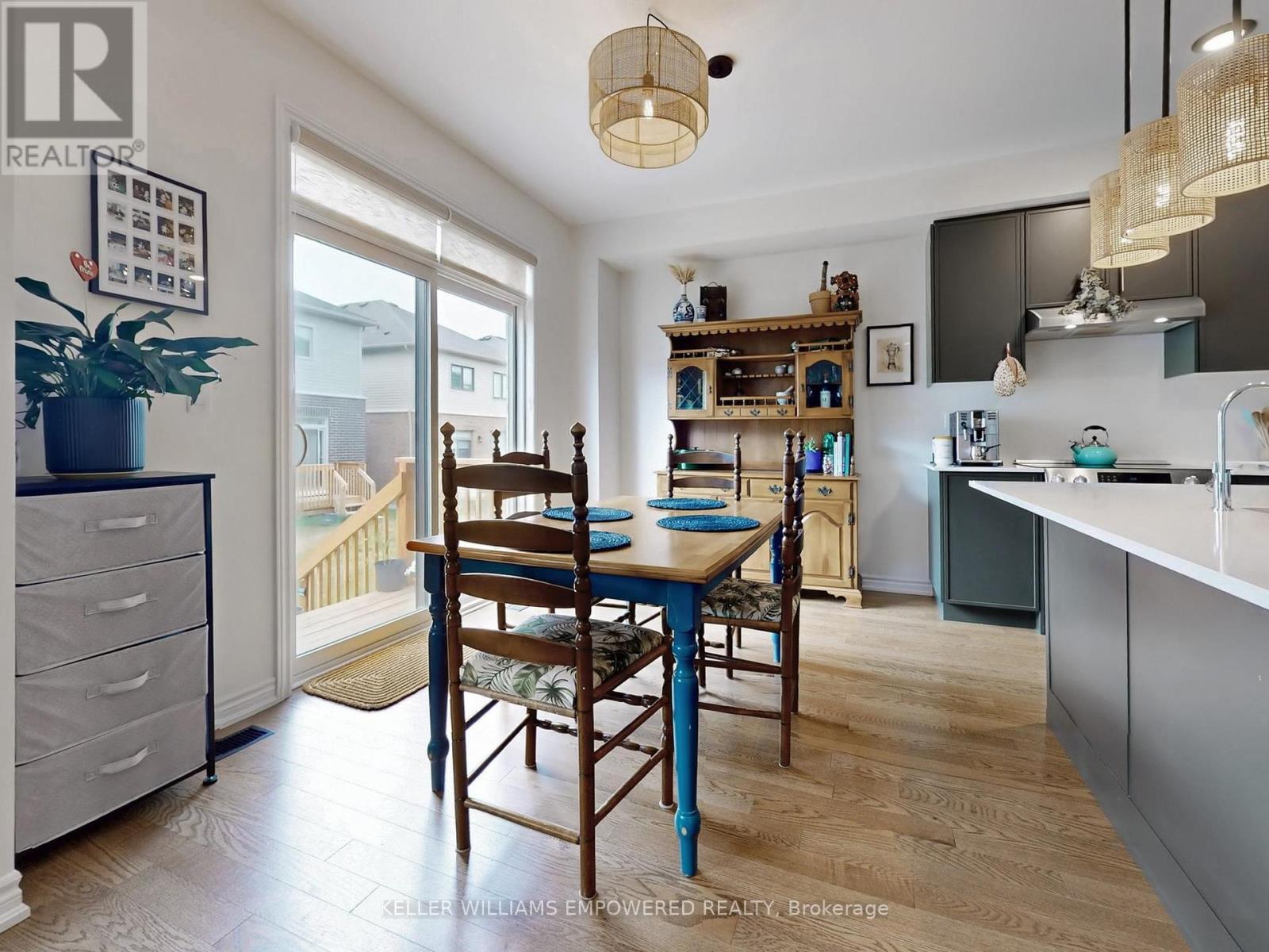 Photo 13 of 28 Gemini Drive, Barrie ON