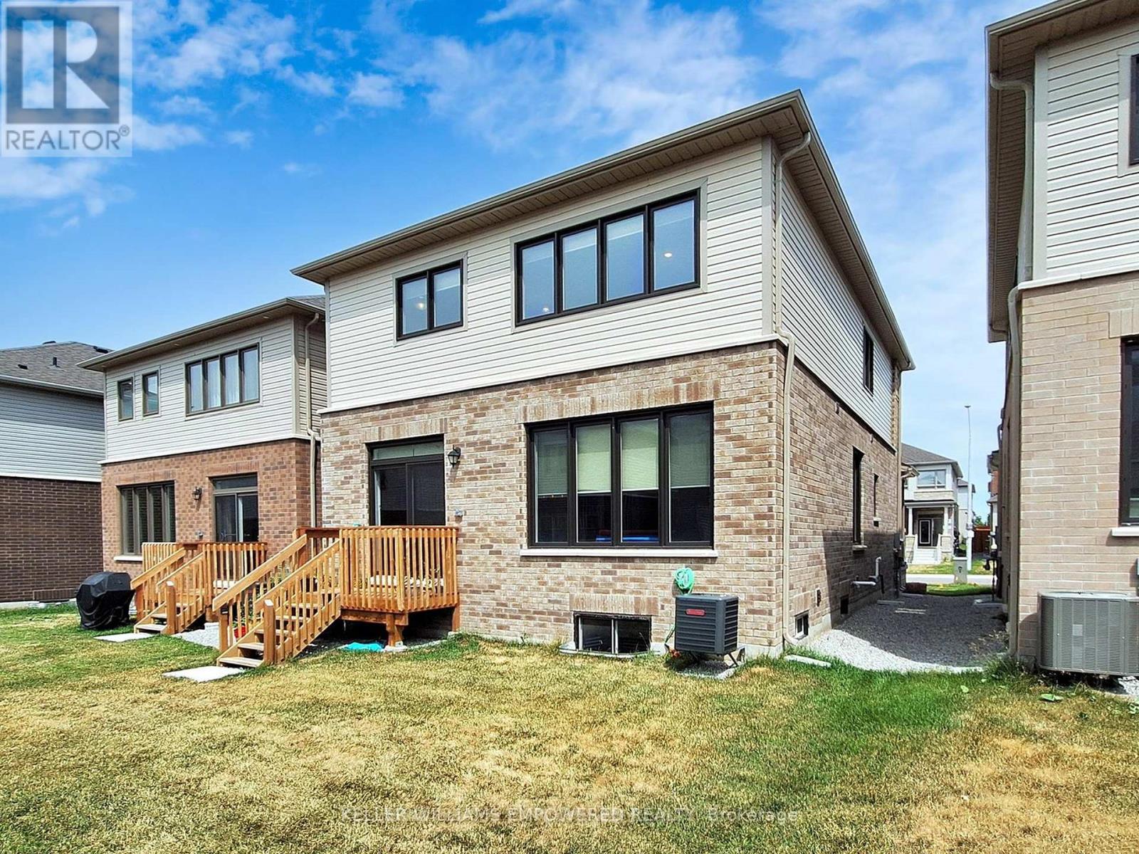 Photo 39 of 28 Gemini Drive, Barrie ON