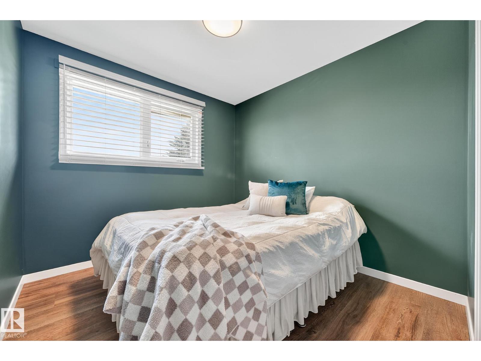 Photo 22 of 5516 140 A Av Nw, Edmonton AB