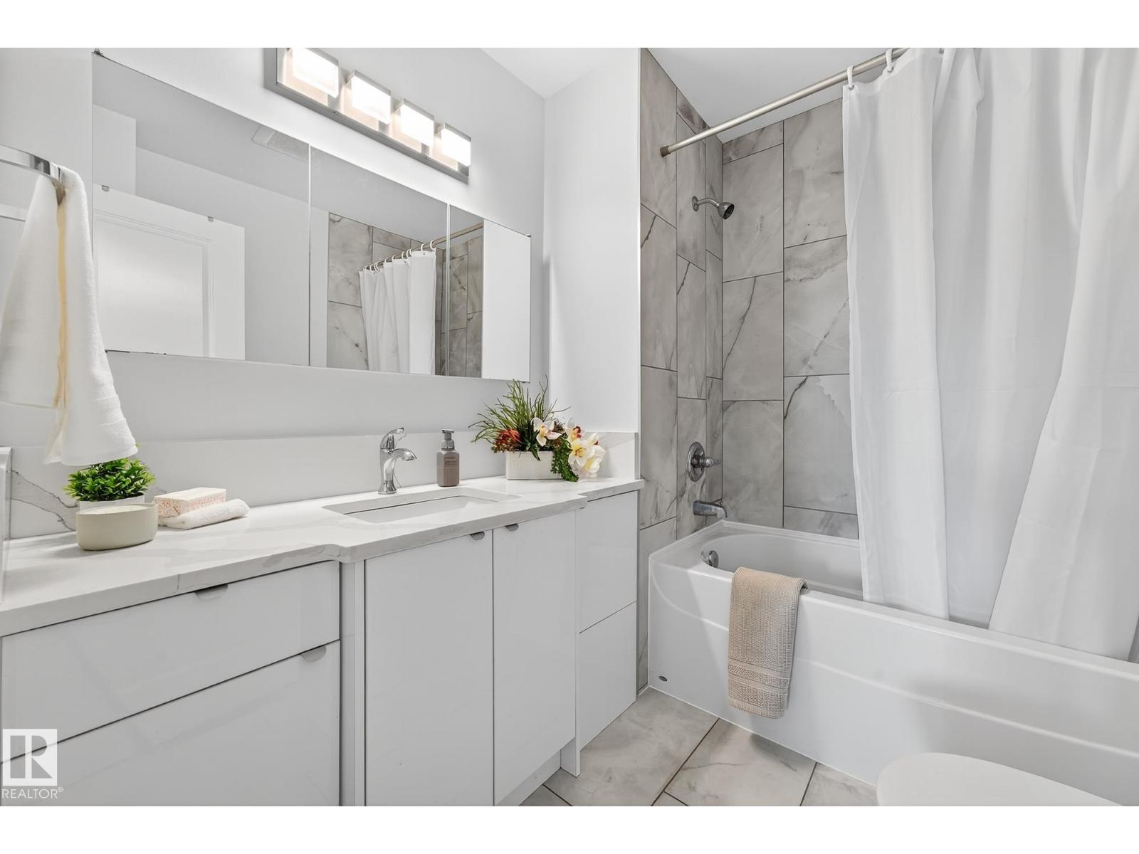 Photo 17 of 5516 140 A Av Nw, Edmonton AB