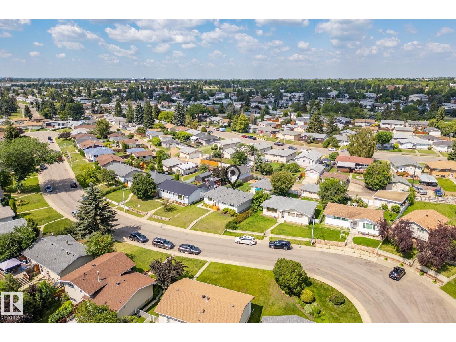 Photo 40 of 5516 140 A Av Nw, Edmonton AB