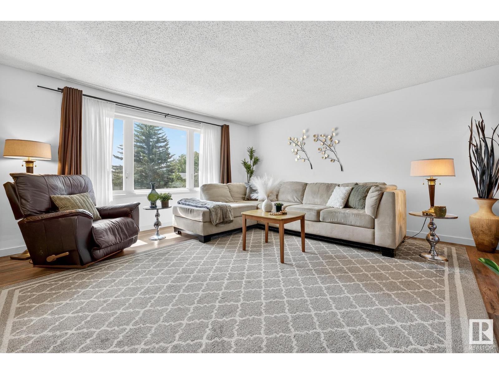 Photo 25 of 5516 140 A Av Nw, Edmonton AB
