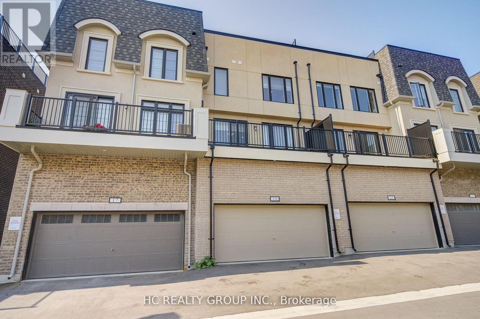 Photo 37 of 19 Guardhouse Crescent, Markham ON