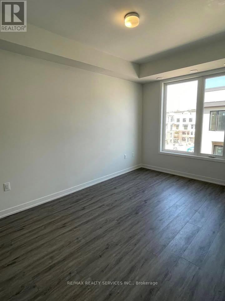 Photo 3 of 24 3409 Ridgeway Drive, Mississauga ON