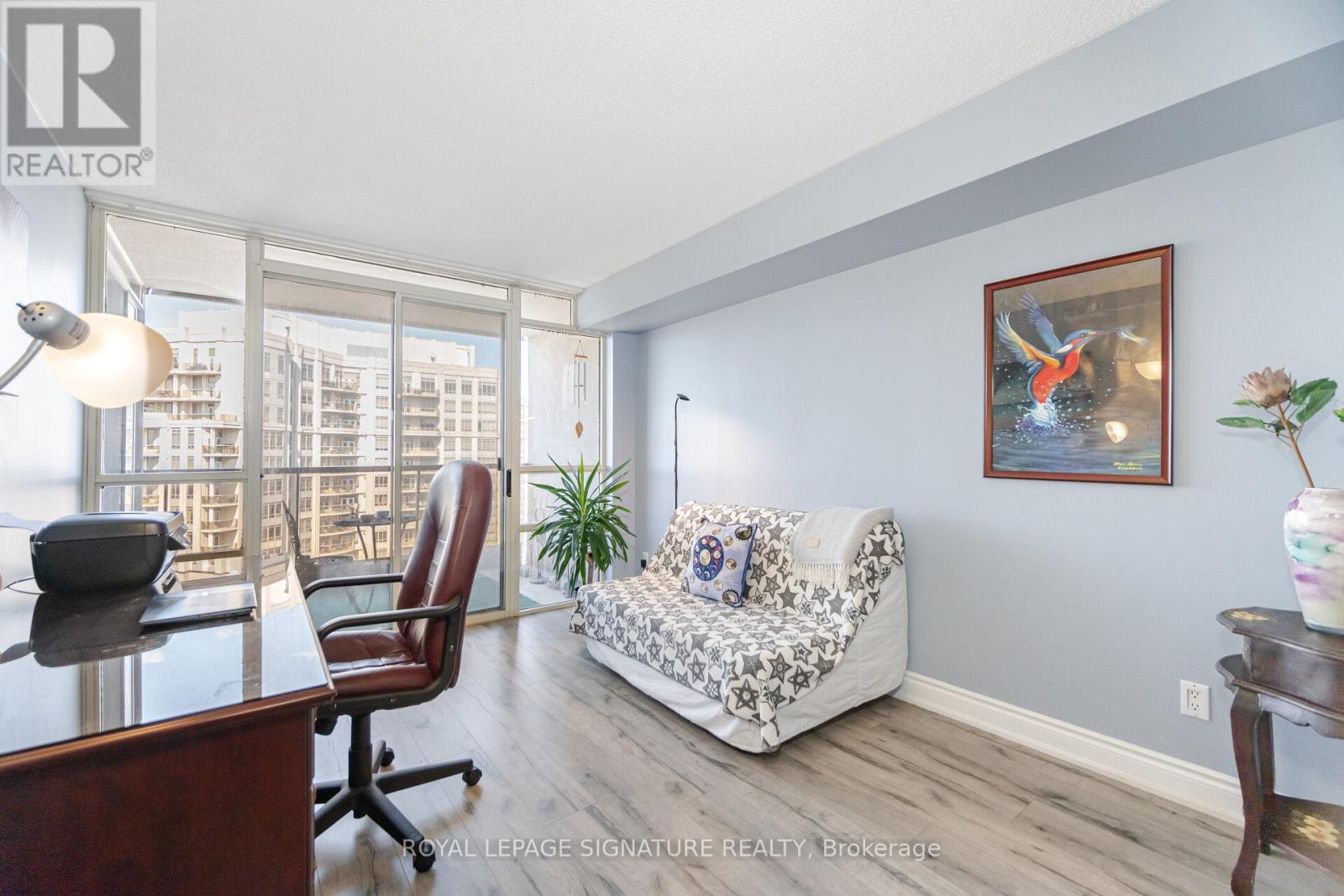 Photo 25 of 3208 45 Kingsbridge Garden Circle, Mississauga ON