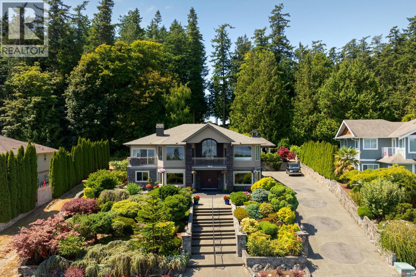 Photo 8 of 7012 Island View Pl, Central Saanich BC