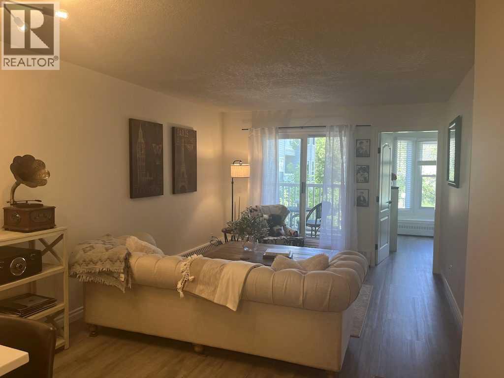 Single Family House for Sale in    Street SW Mission Calgary 