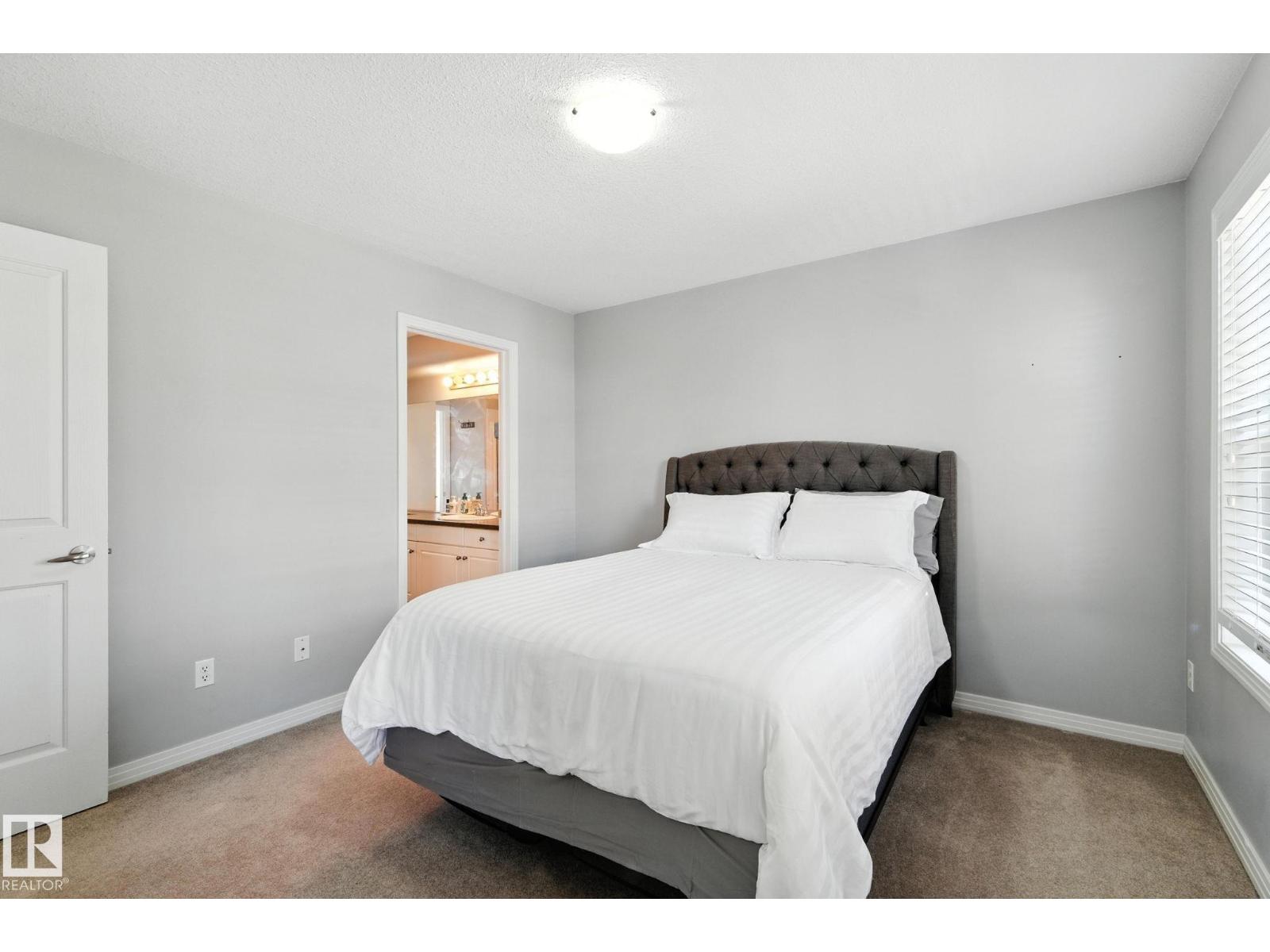 Photo 13 of 4481 Mccrae Av Nw, Edmonton AB