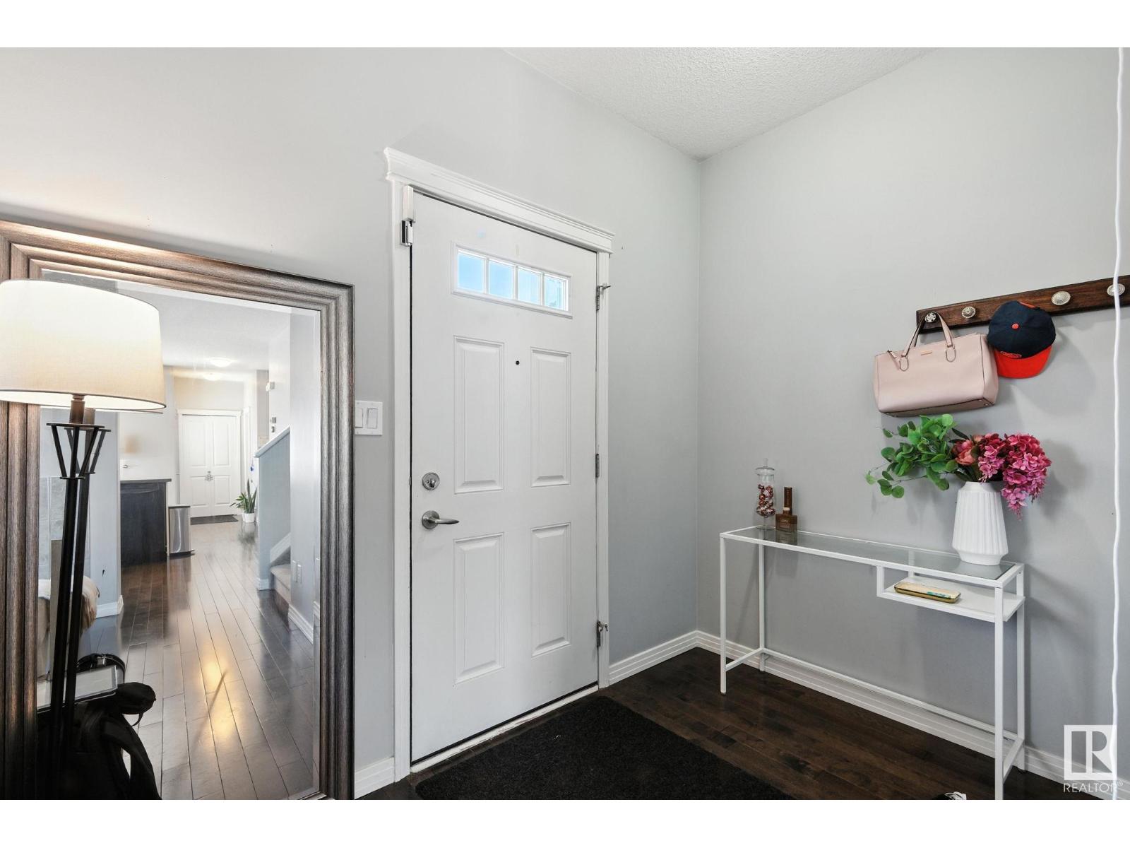 Photo 3 of 4481 Mccrae Av Nw, Edmonton AB